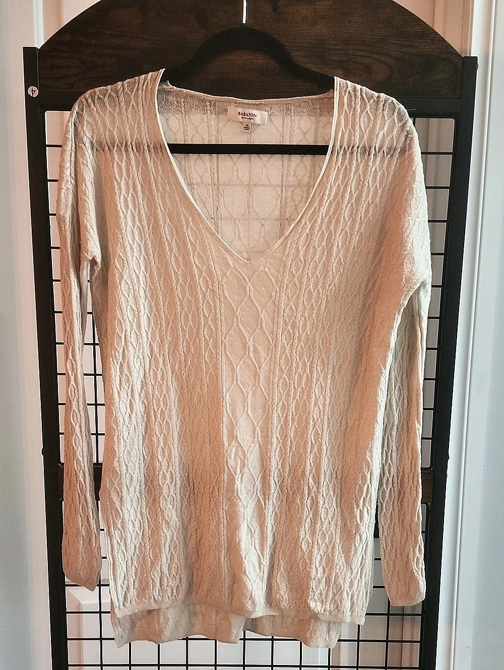 Babaton Cable Knit V-Neck Sweater Cream XS
